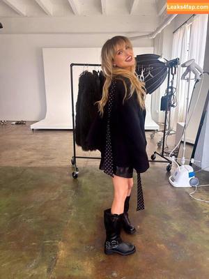 Anne Winters photo #0526
