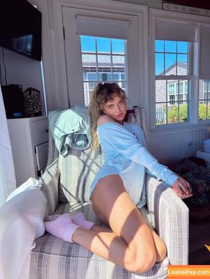 Anne Winters photo #0552