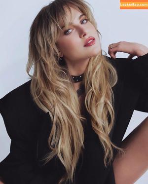 Anne Winters photo #0570