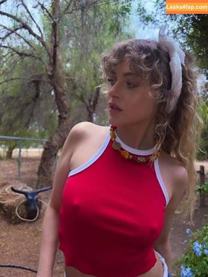 Anne Winters photo #0576