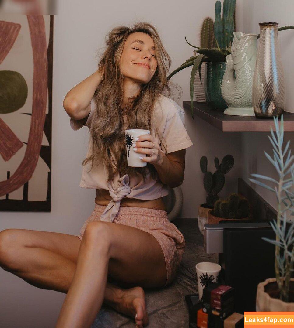 Annemarie Carpendale / Warnkross / annie_carpendale leaked photo photo #0819