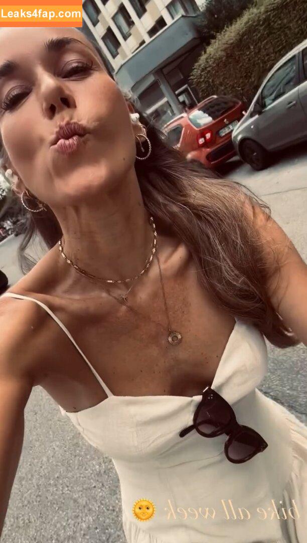 Annemarie Carpendale / Warnkross / annie_carpendale leaked photo photo #0885