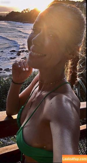 Annemarie Carpendale фото #0413