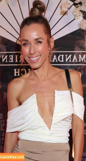 Annemarie Carpendale photo #0553