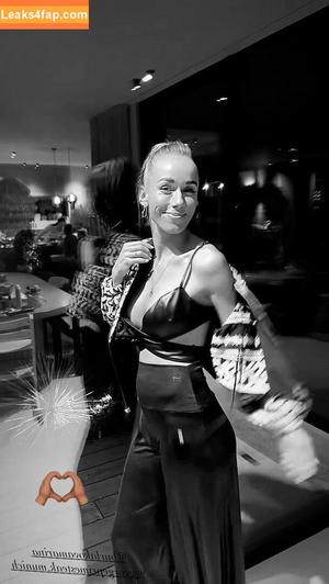 Annemarie Carpendale photo #0559