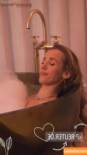 Annemarie Carpendale photo #0561