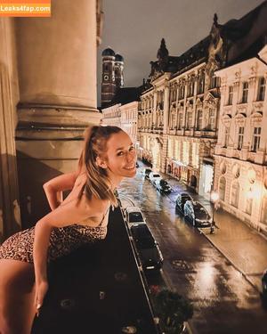 Annemarie Carpendale photo #0605