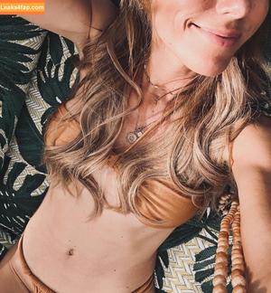Annemarie Carpendale photo #0668