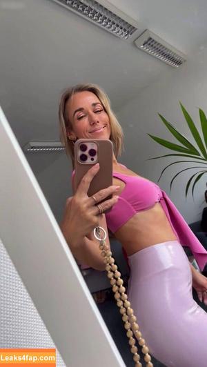 Annemarie Carpendale photo #0807