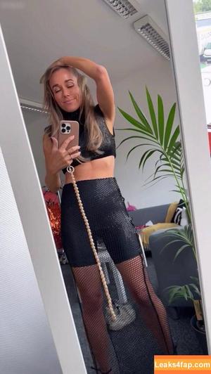 Annemarie Carpendale photo #0812