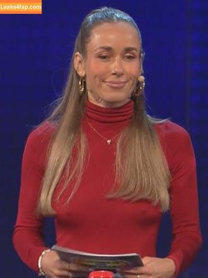 Annemarie Carpendale photo #1146