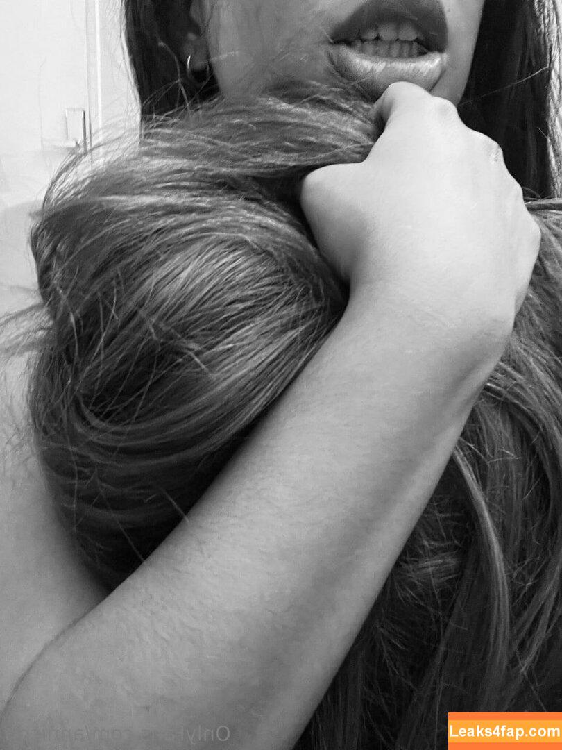 Annicpn / Anni Parreiras / annicpnn leaked photo photo #0112