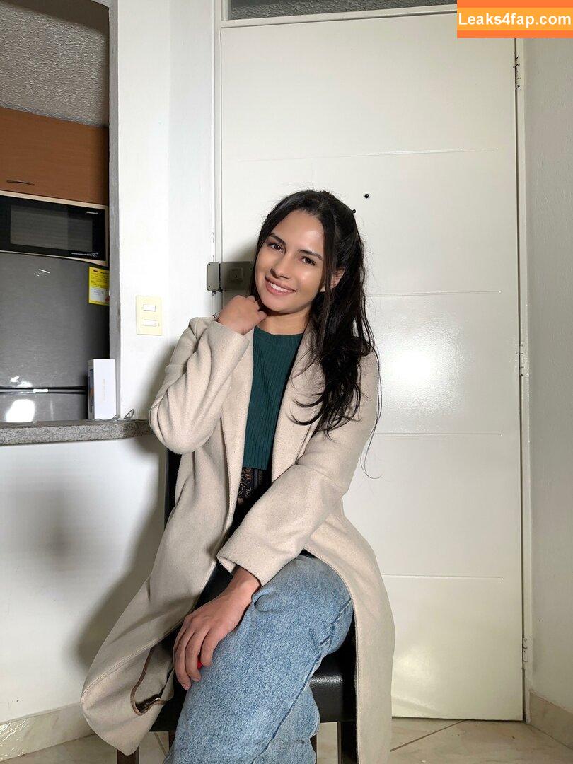 Annie Guzman / annieguzman / annieguzmancb leaked photo photo #0065
