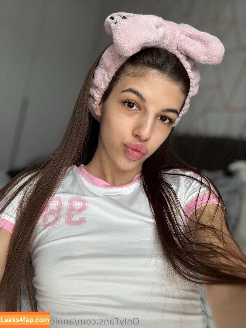 annie_simplegirl /  leaked photo photo #0018