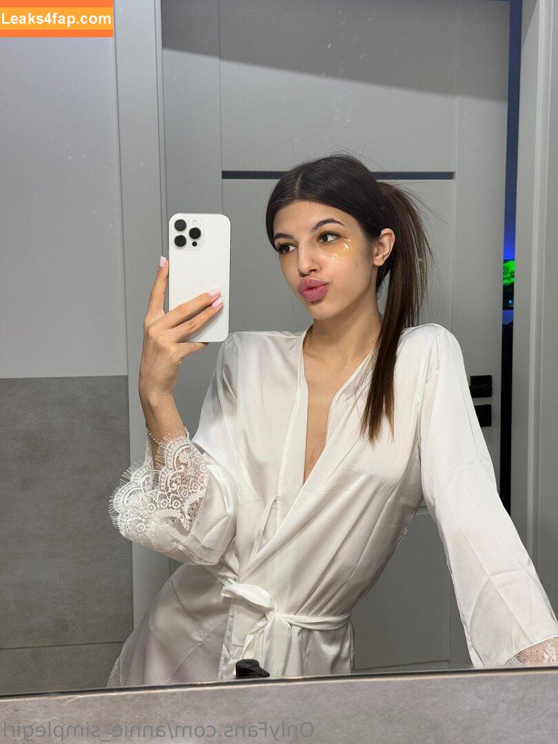 annie_simplegirl /  leaked photo photo #0038