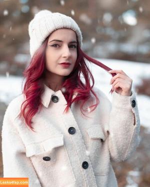 anniefuchsia photo #0152