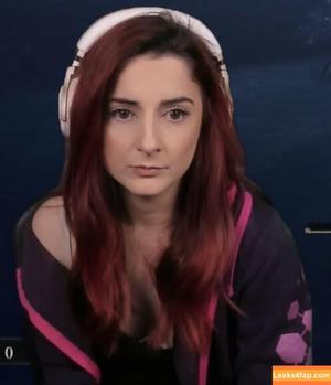 anniefuchsia photo #0154