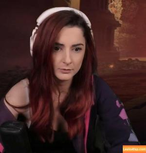 anniefuchsia photo #0155