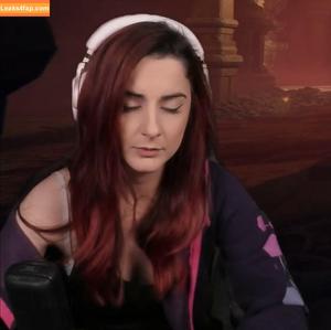 anniefuchsia photo #0157