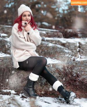 anniefuchsia photo #0200