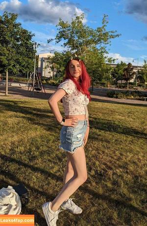 anniefuchsia photo #0261