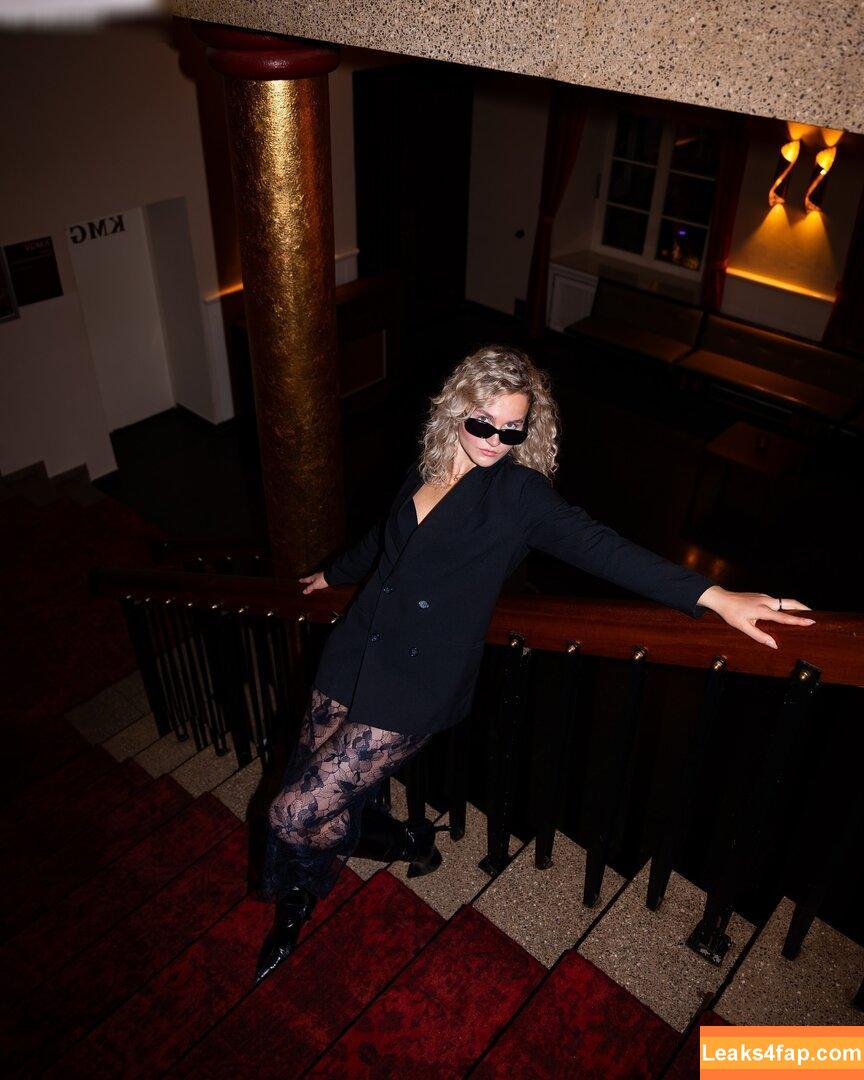 Annika Frick / annikafrck слитое фото фото #0103