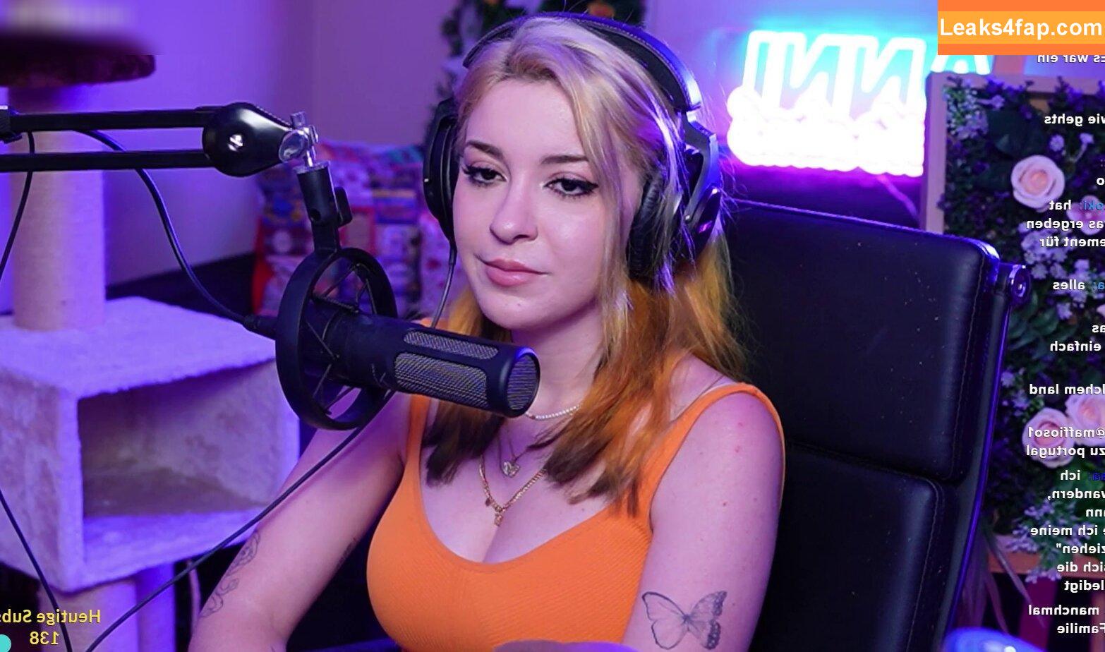 AnniTheDuck / https: слитое фото фото #0220