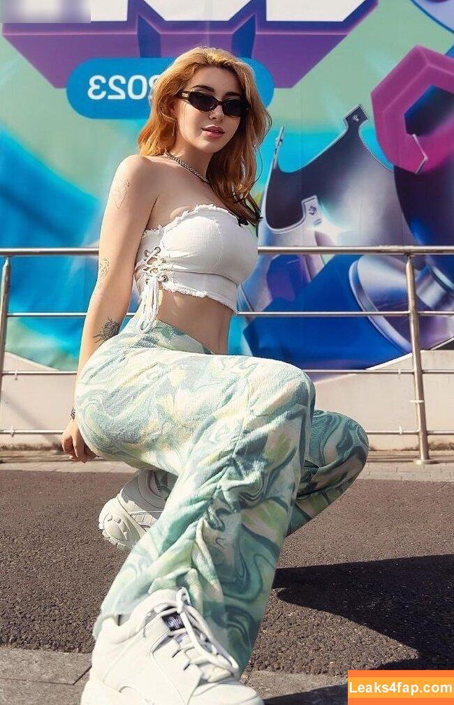 AnniTheDuck / https: слитое фото фото #0258