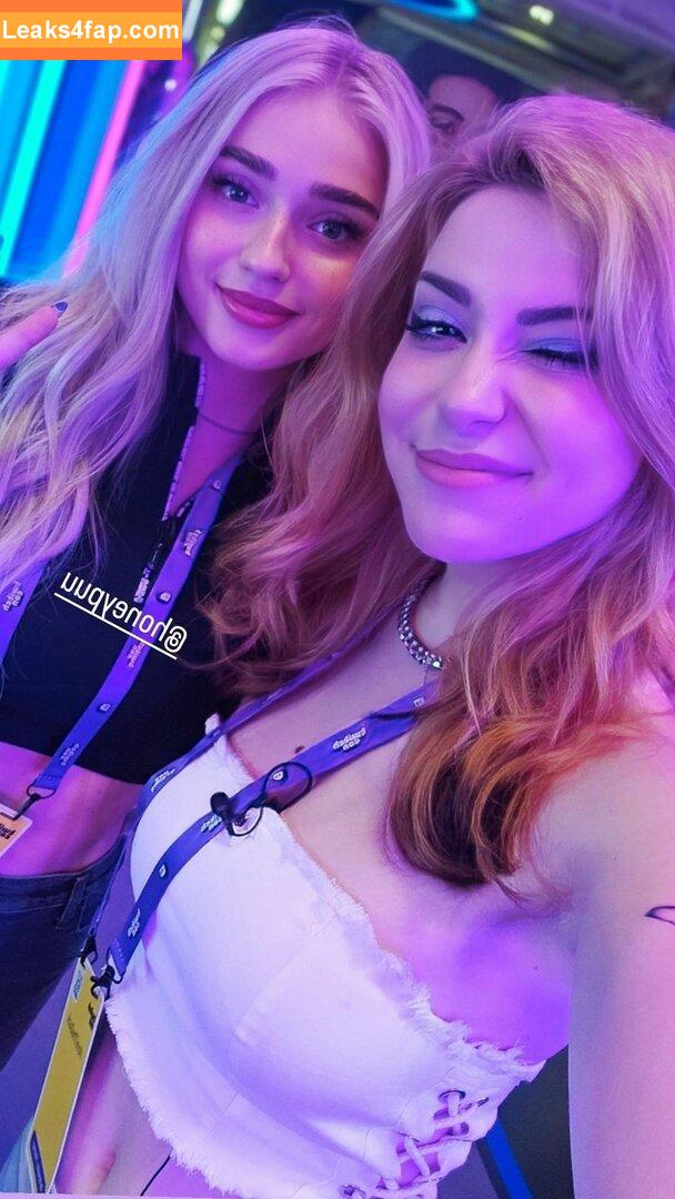 AnniTheDuck / https: слитое фото фото #0263