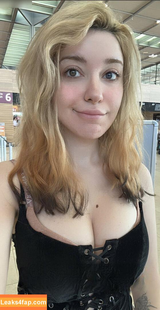 AnniTheDuck / https: слитое фото фото #0264