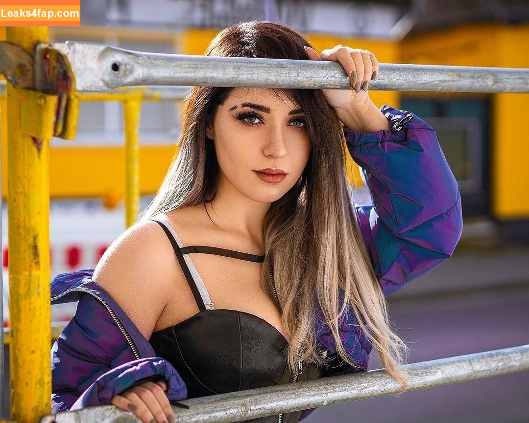 AnniTheDuck / https: слитое фото фото #0440