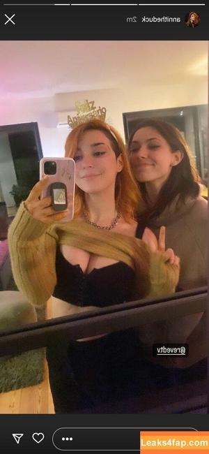 AnniTheDuck фото #0047