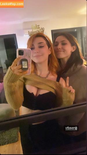 AnniTheDuck фото #0049