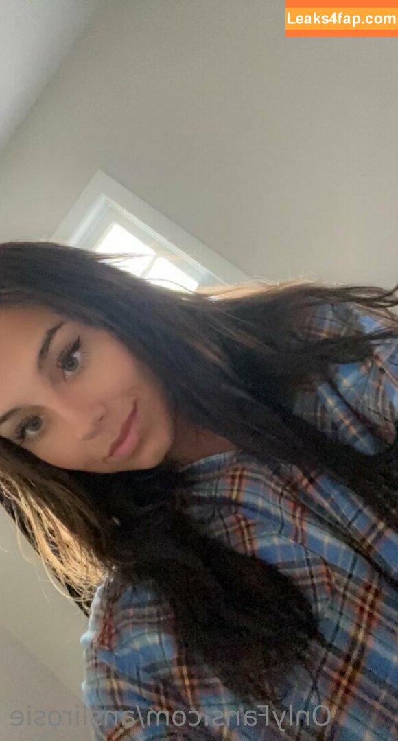 anslirosie / essirose_ leaked photo photo #0120