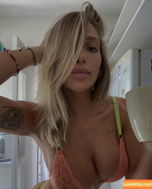 Antonella Mantovano photo #0032