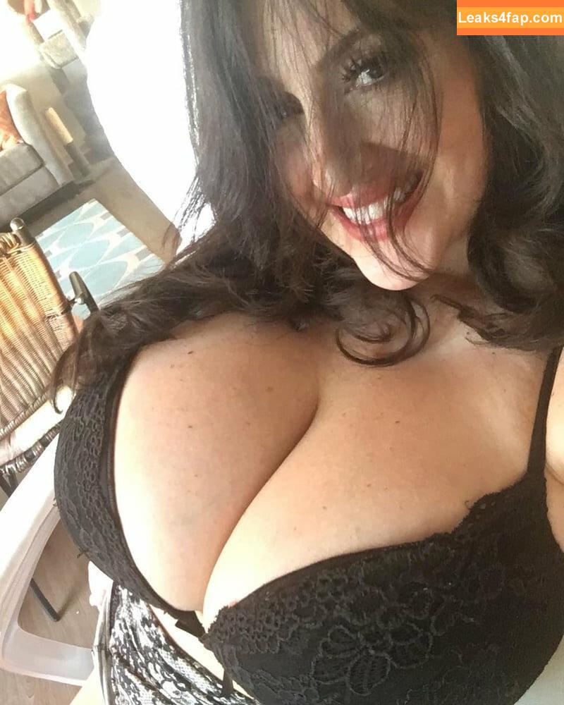 Antonella / antonella_a30 / antonella_chinita / antonellakahllo / antonellakahlloo / antonellamaria слитое фото фото #0090