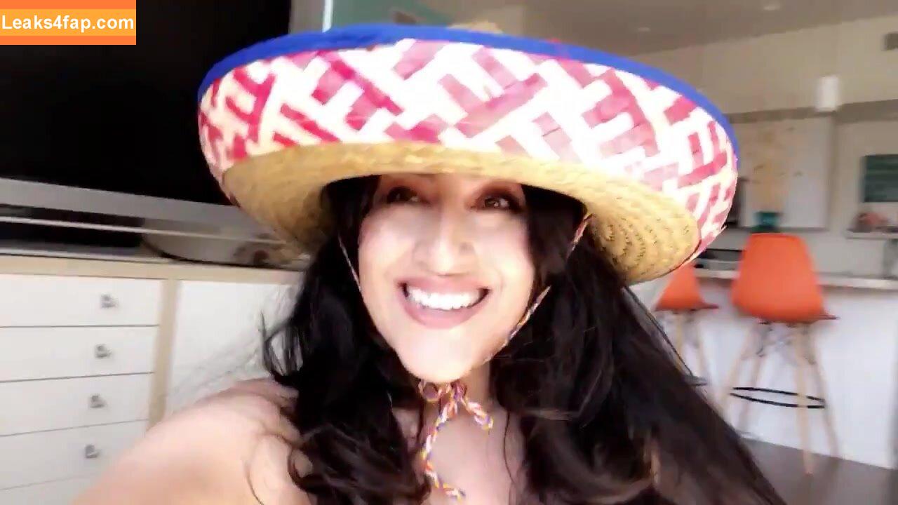 Antonella / antonella_a30 / antonella_chinita / antonellakahllo / antonellakahlloo / antonellamaria слитое фото фото #0212