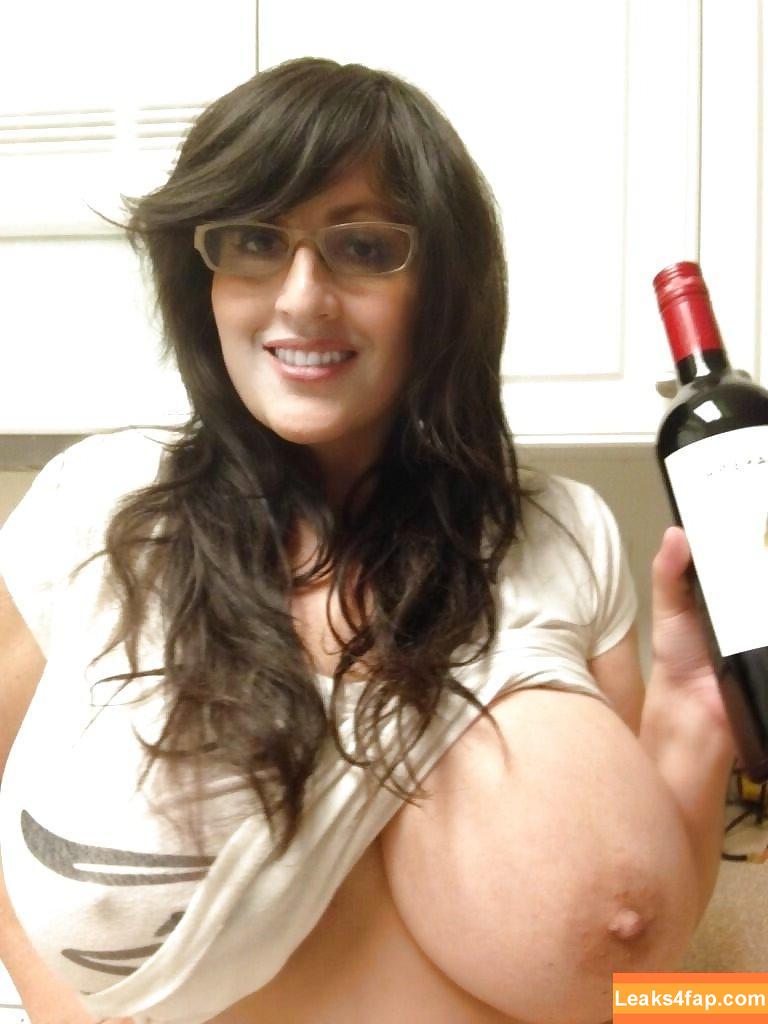 Antonella / antonella_a30 / antonella_chinita / antonellakahllo / antonellakahlloo / antonellamaria слитое фото фото #0276