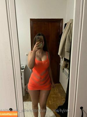 antonellareig photo #0013