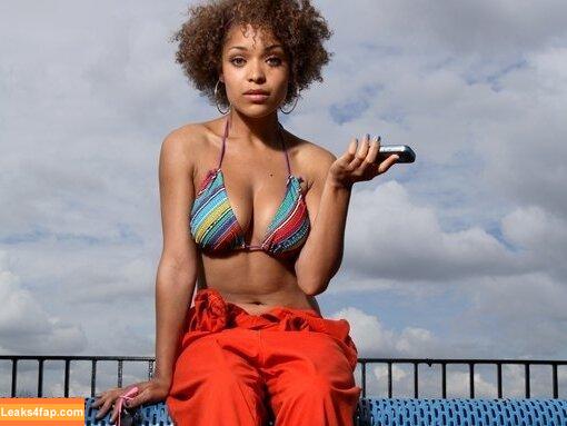 Antonia Thomas /  leaked photo photo #0005