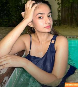 Anushka Sen фото #0100