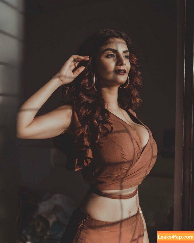 Anveshi Jain / anveshi25 / anveshijain leaked photo photo #0107