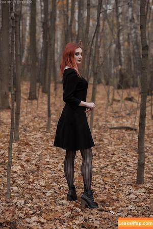 Anya Ichios photo #0124