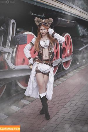 Anya Ichios photo #0137