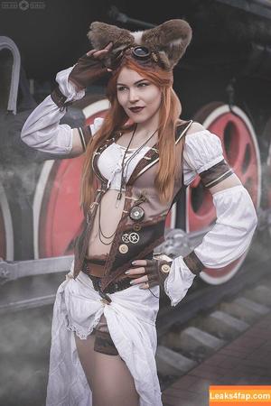 Anya Ichios photo #0141