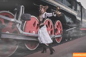 Anya Ichios photo #0147