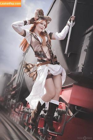 Anya Ichios photo #0155