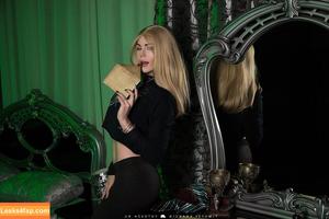 Anya Ichios photo #0189