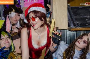 Anya Ichios photo #0300