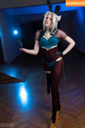 Anya Ichios photo #0407